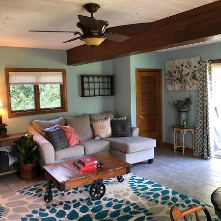 1 Bed Cottage, Partial Waterviews & Water Access Westport Exterior photo