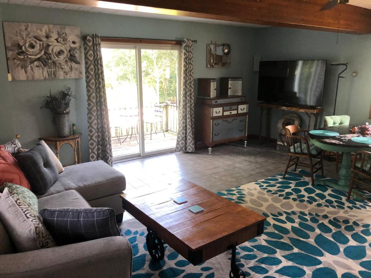 1 Bed Cottage, Partial Waterviews & Water Access Westport Exterior photo
